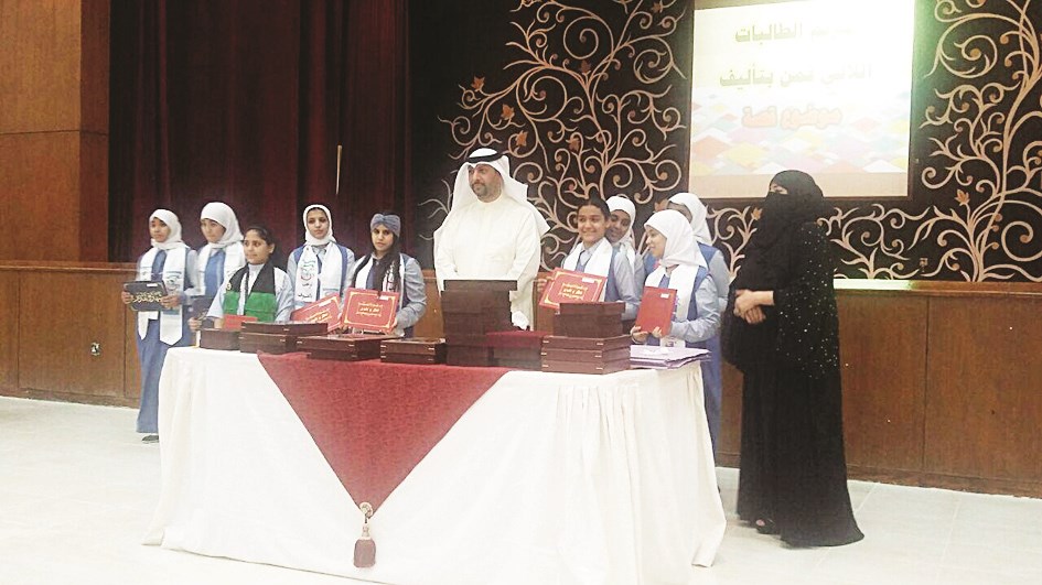 u0628u0648u062du0645u062f u064au062au0648u0633u0637 u0637u0627u0644u0628u0627u062a u0645u0643u0631u0645u0627u062a u0644u062au0623u0644u064au0641u0647u0646 u0642u0635u0635u0627