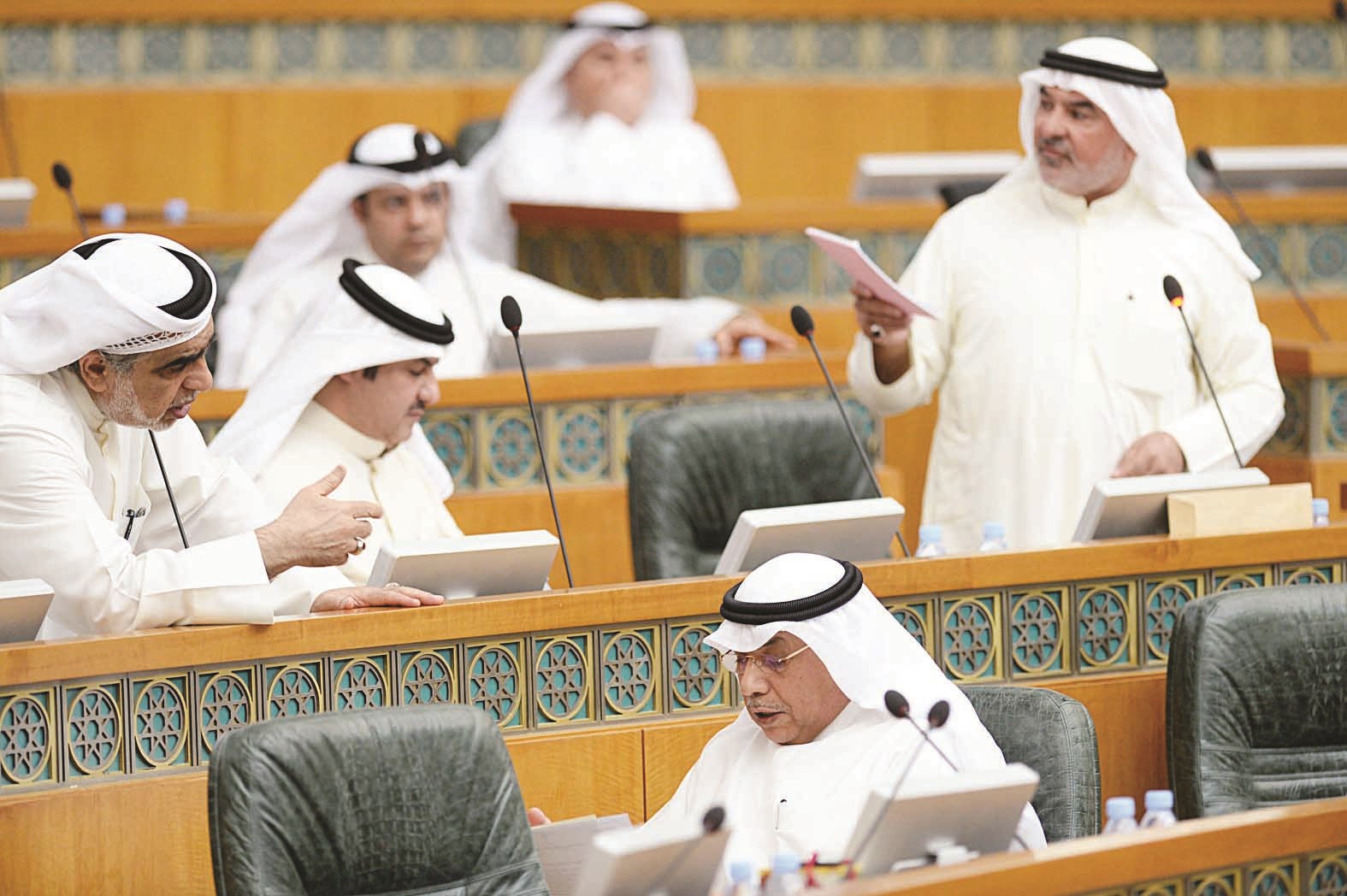 عاشور في مداخلة له