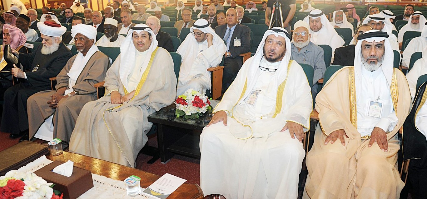 u0627u0644u0645u0639u062au0648u0642 u0648u0627u0644u0635u0627u0646u0639 u0641u064a u0645u0642u062fu0645u0629 u0627u0644u062du0636u0648u0631 (u062au0635u0648u064au0631 u0632u0643u0631u064au0627 u0639u0637u064au0629)