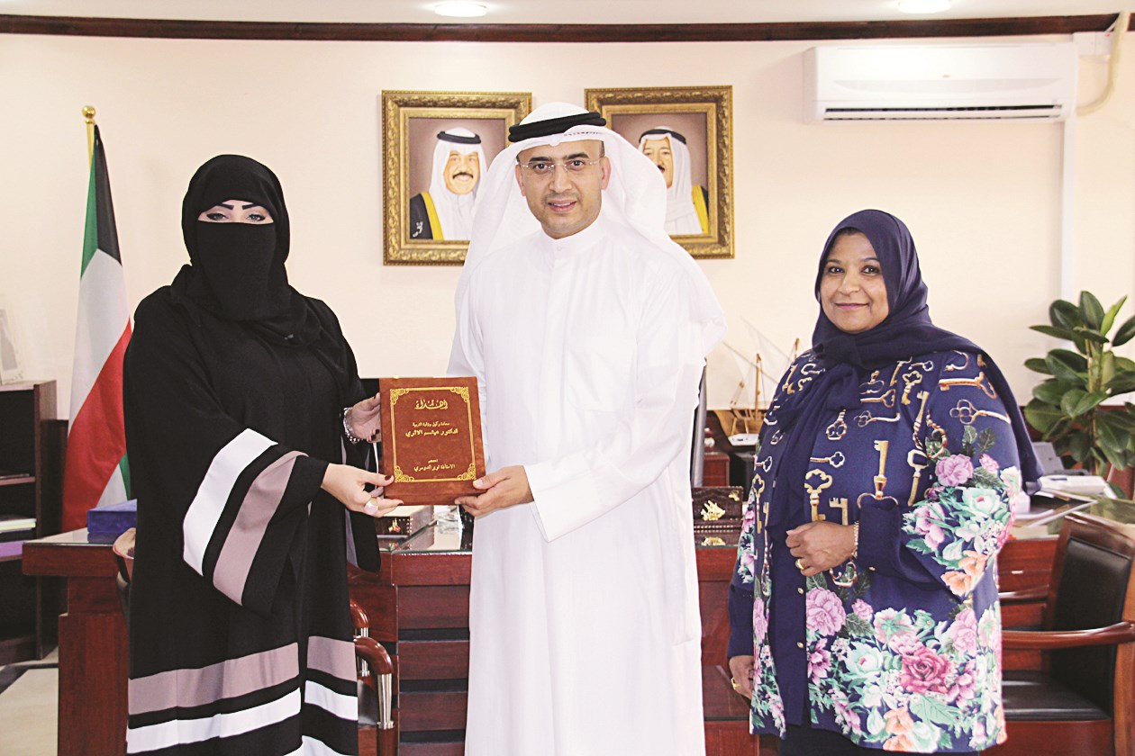 u0627u0644u0623u062bu0631u064a u064au062au0633u0644u0645 u0625u0647u062fu0627u0621 u0627u0644u062fu0648u0633u0631u064a u0628u062du0636u0648u0631 u0628u0648u0639u0631u0643u064a