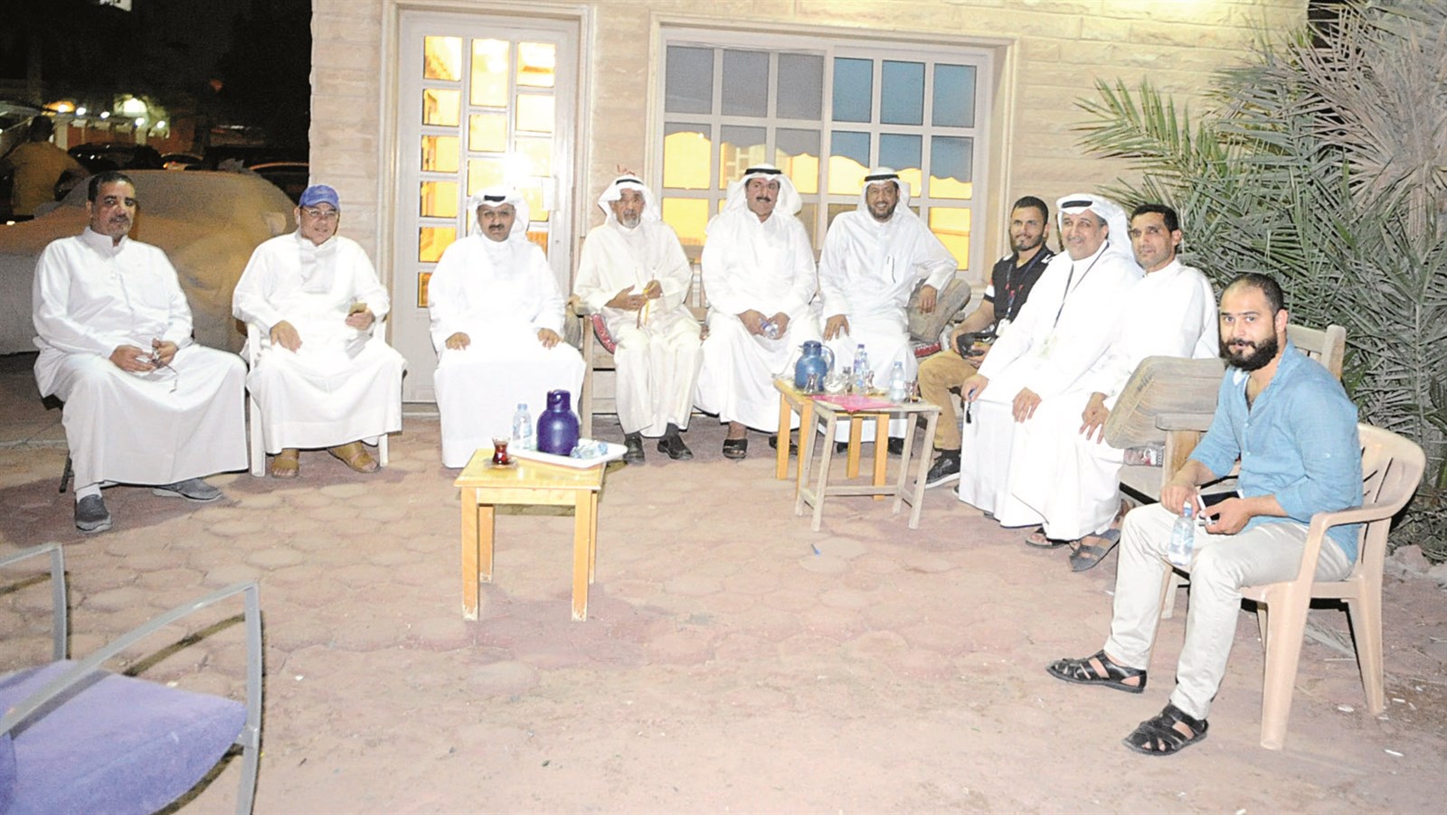 أهالي قطعة 12 في لقائهم مع «الراي»