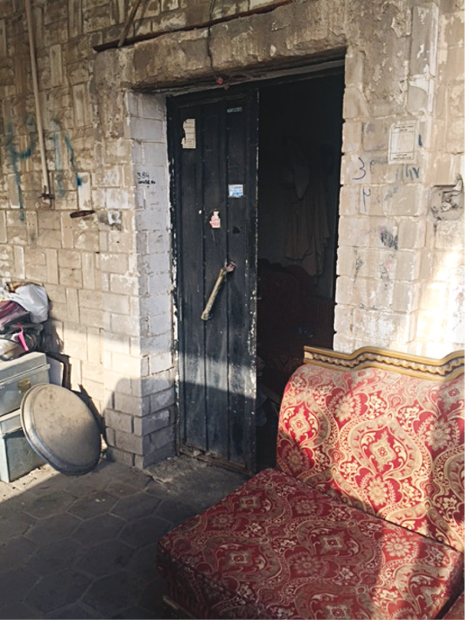 جلسة خارجية للعزاب