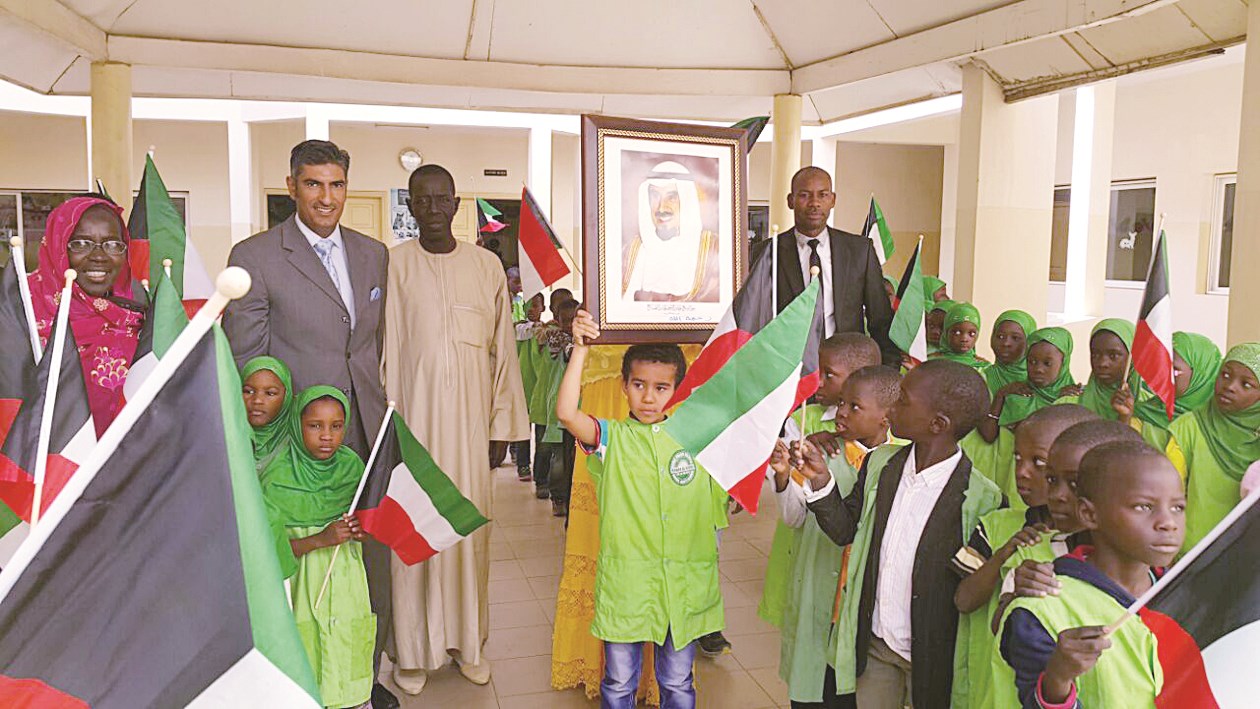 u0627u0644u0632u0645u0627u0646u0627u0646 u062eu0644u0627u0644 u0632u064au0627u0631u062au0647 u0625u0644u0649 u0627u0644u0645u062fu0631u0633u0629