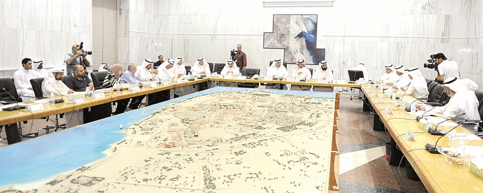 جانب من اجتماع لجنة الإصلاح والتطوير (تصوير طارق عزالدين)