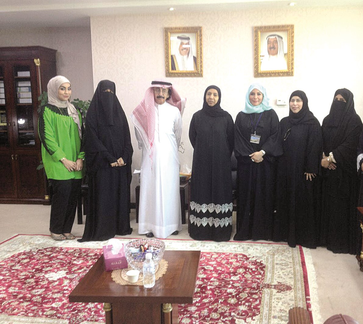 u0625u064au0645u0627u0646 u0627u0644u0645u0637u064au0631u064a u0645u0639 u0623u0639u0636u0627u0621 u0645u062cu0644u0633 u0627u0644u0639u0645u0644 u0627u0644u0646u0633u0627u0626u064a