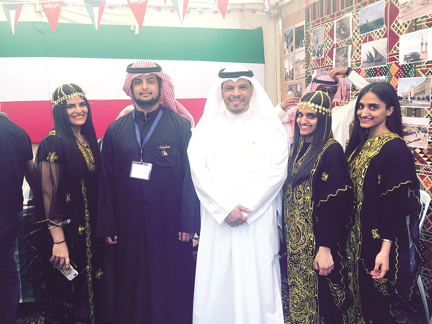 جانب من المشاركين والحضور في المعرض