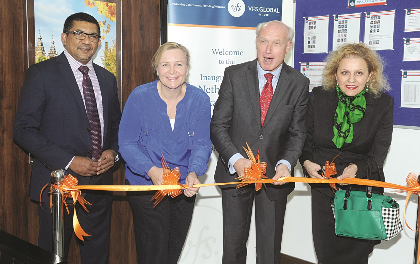 u0627u0644u0633u0641u064au0631 u0628u0648u062au0627u064au062a u0645u0641u062au062au062du0627 u0645u0631u0643u0632 u0627u0644u062au0623u0634u064au0631u0627u062a (u062au0635u0648u064au0631 u0632u0643u0631u064au0627 u0639u0637u064au0629)