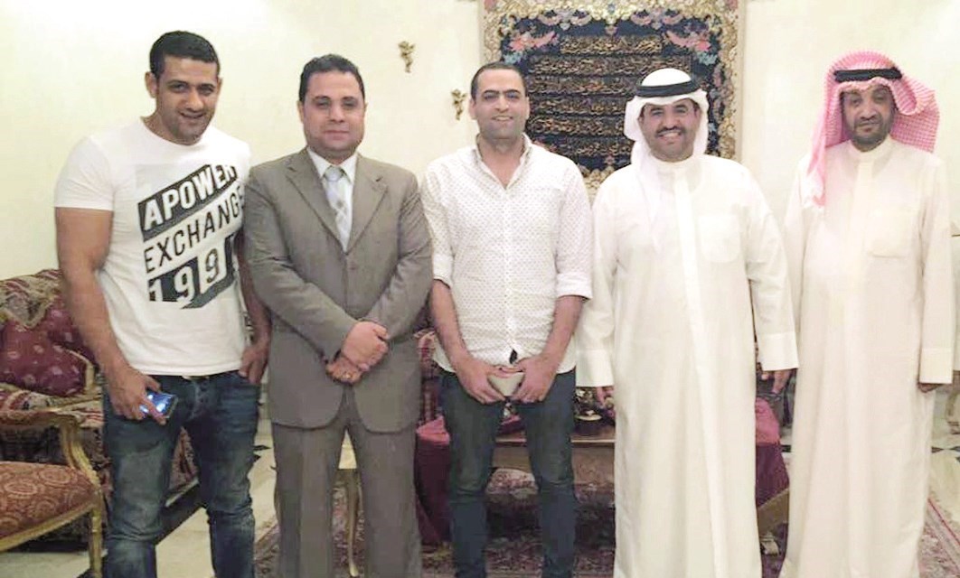 u062fu0639u064au062c u0627u0644u062eu0644u064au0641u0629 u0645u0639 u0635u0646u0651u0627u0639 u0627u0644u0641u064au0644u0645 u0627u0644u0648u062bu0627u0626u0642u064a