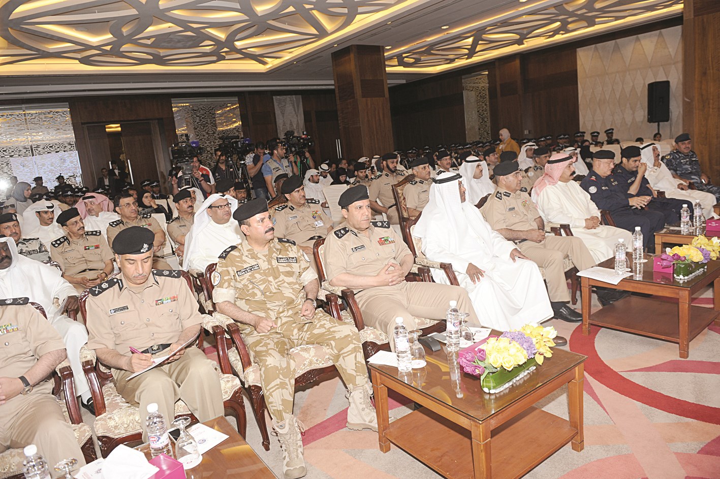 u0627u0644u062fu064au064au0646 u0648u0642u064au0627u062fu0627u062a u00abu0627u0644u062fu0627u062eu0644u064au0629u00bb u0641u064a u0645u0642u062fu0645 u0627u0644u062du0636u0648u0631 (u062au0635u0648u064au0631 u062cu0644u0627u0644 u0645u0639u0648u0636)