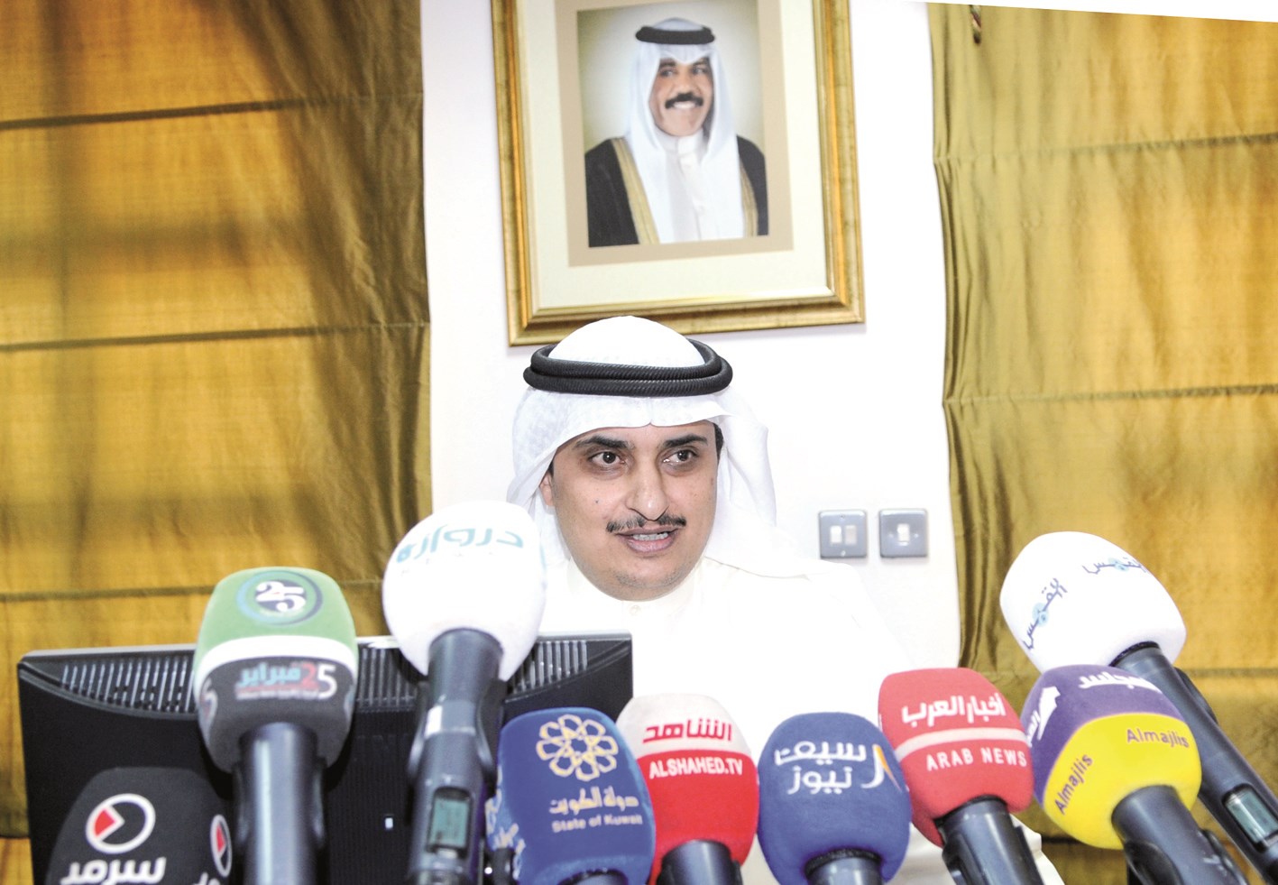 u0627u0644u0645u0646u0641u0648u062du064a u0645u062au062du062fu062bu0627u064b u0641u064a u0627u0644u0645u0624u062au0645u0631 u0627u0644u0635u062du0627u0641u064a  (u062au0635u0648u064au0631 u0643u0631u0645 u0630u064au0627u0628)