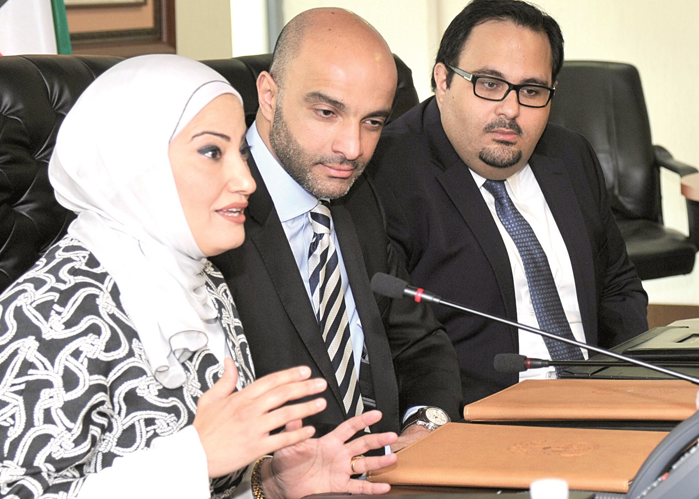 u0627u0644u062fu0639u0627u0633 u062au062au062du062fu062b u0641u064a u0627u0644u0645u0624u062au0645u0631 u0627u0644u0635u062du0627u0641u064a u0648u0645u062au0627u0628u0639u0629 u0645u0646 u0627u0644u0632u0647u064au0631 u0648u0623u0628u0648 u0643u0645u064au0644   (u062au0635u0648u064au0631 u0633u0639u062f u0647u0646u062fu0627u0648u064a)