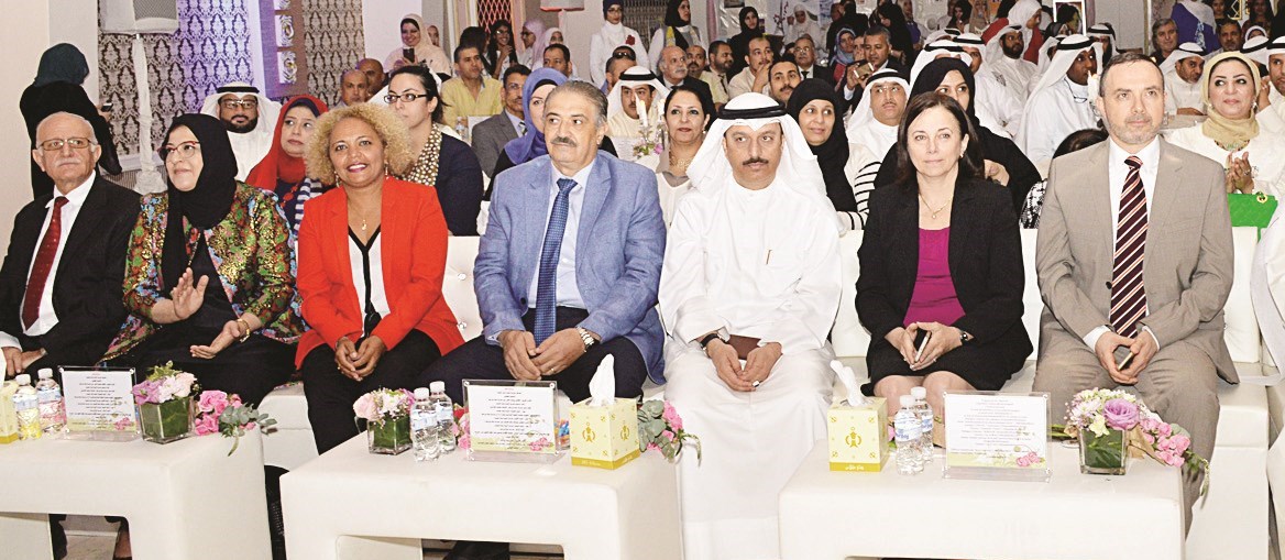 u0643u0628u0627u0631 u0627u0644u062du0636u0648u0631 u0641u064a u0645u0642u062fu0645 u0627u0644u062du0641u0644