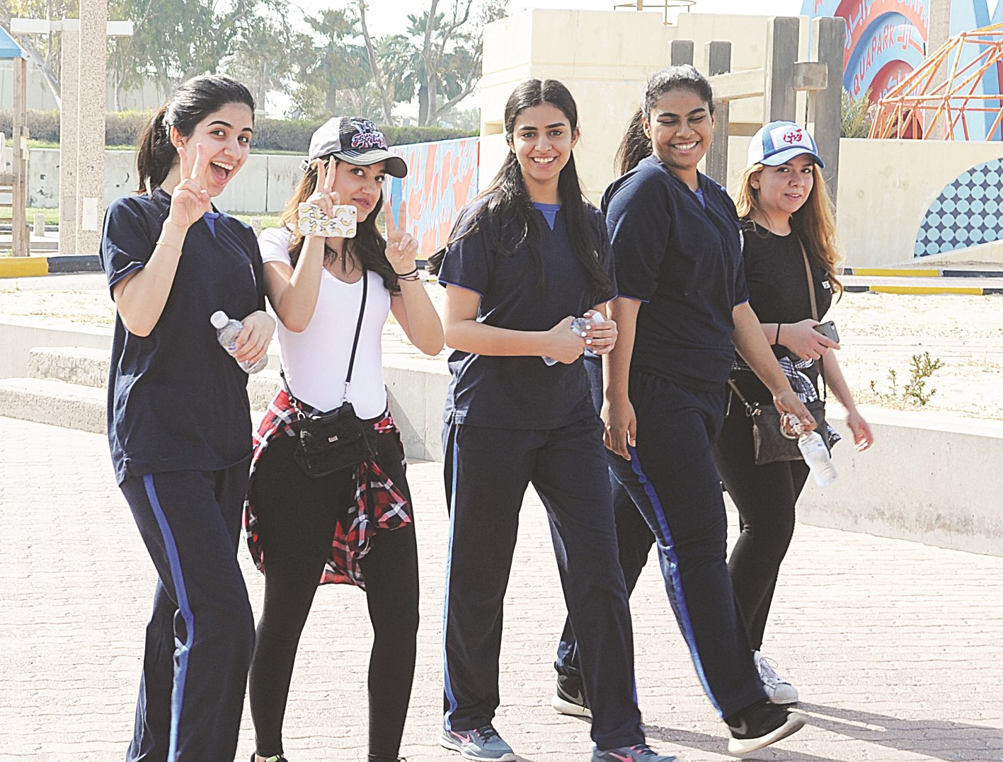 طالبات شاركن في الفعالية