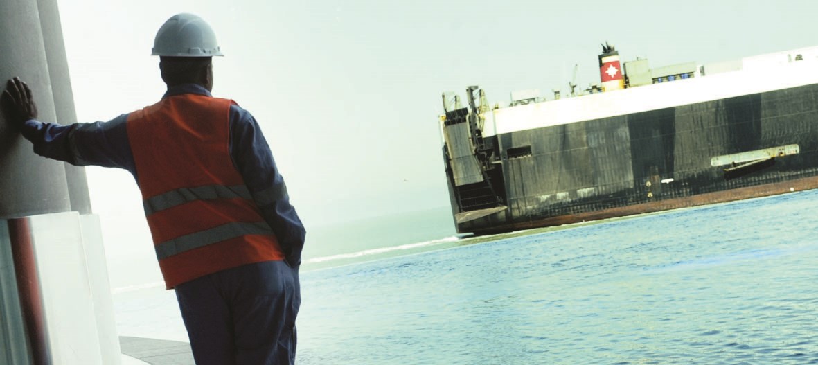 u0623u062du062f u0639u0645u0627u0644 u0627u0644u0646u0641u0637 u064au0633u062au0631u064au062d u0628u0639u062f u0639u0646u0627u0621 u064au0648u0645 u0637u0648u064au0644 (u062au0635u0648u064au0631 u0646u0627u064au0641 u0627u0644u0639u0642u0644u0629)