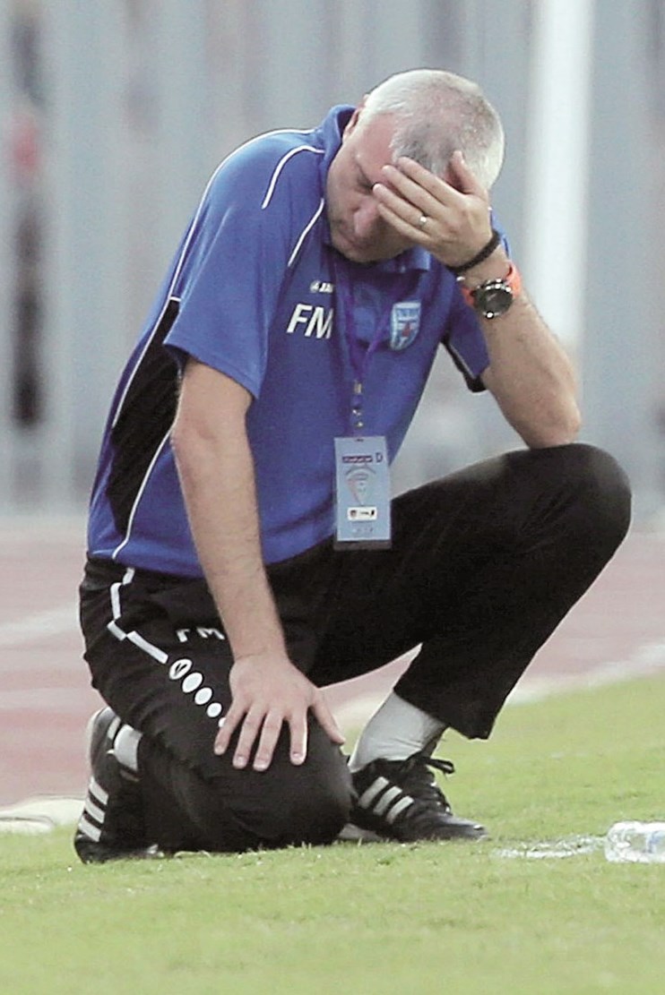 u0645u062fu0631u0628 u0643u0627u0638u0645u0629 u0627u0644u0631u0648u0645u0627u0646u064a u0641u0644u0648u0631u064au0646 u0645u0627u062au0631u0648u0643 (u0627u0644u0623u0632u0631u0642 u062fu0648u062a u0643u0648u0645)