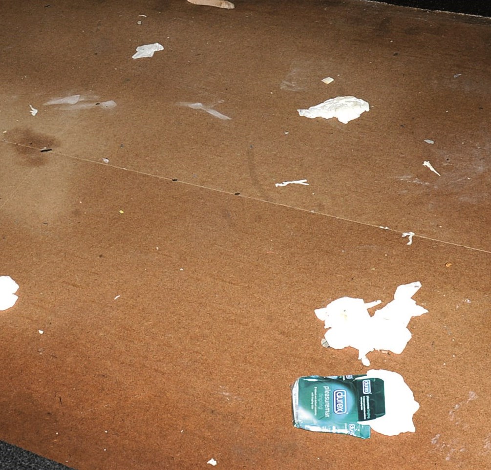 مواد محظور استخدامها في المعاهد