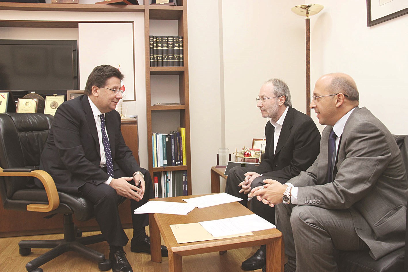 «القوات اللبنانية» و«التيار الحر» بعد توقيعهما اقتراح قانون استعادة الجنسية