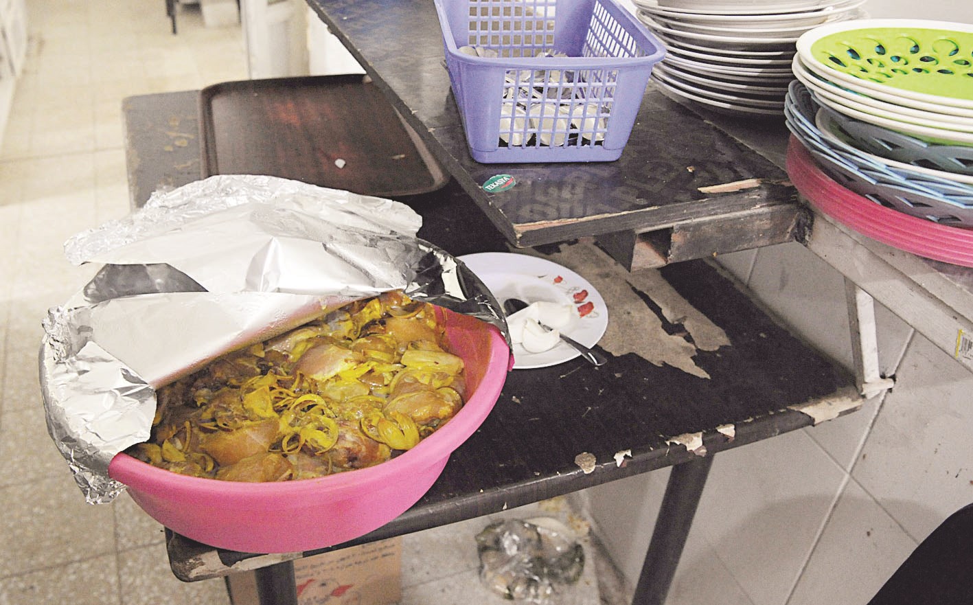 أغذية مكشوفة على كل أنواع الملوثات