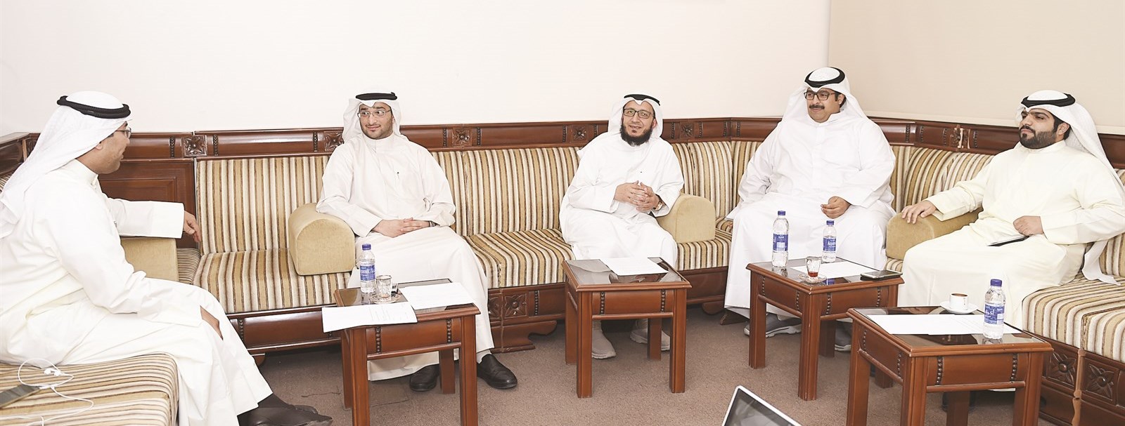 u0636u064au0648u0641 u0627u0644u0646u062fu0648u0629 u0641u064a u062du062fu064au062b u0645u0639 u0627u0644u0632u0645u064au0644 u0648u0644u064au062f u0627u0644u0647u0648u0644u0627u0646      (u062au0635u0648u064au0631 u062cu0627u0633u0645 u0628u0627u0631u0648u0646)