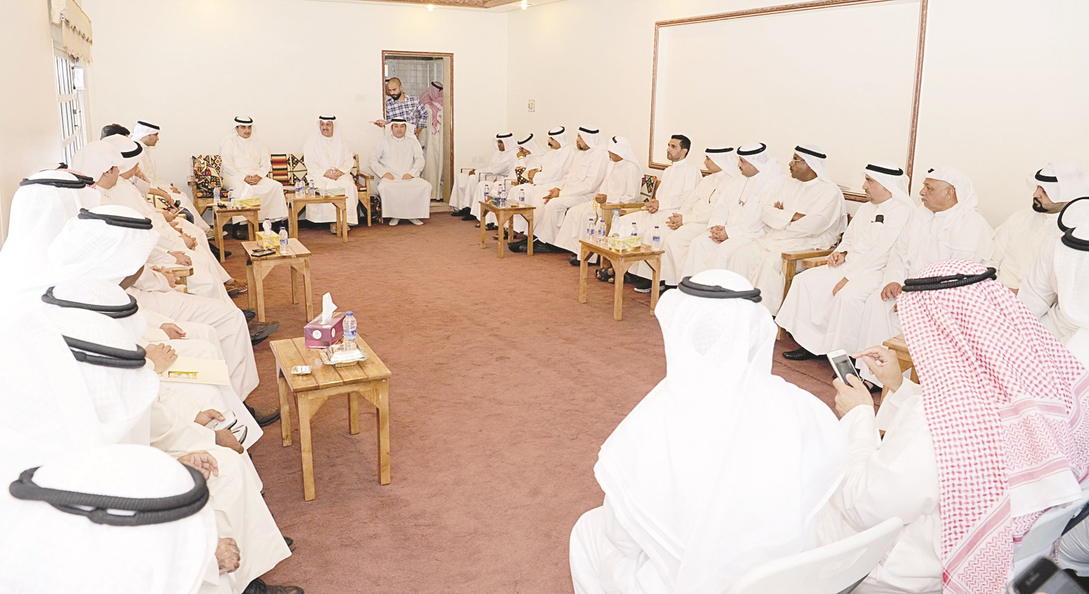 u0623u0647u0627u0644u064a u0642u0637u0639u0629 12 u0641u064a u0645u0646u0637u0642u0629 u0627u0644u0633u0627u0644u0645u064au0629 u062eu0644u0627u0644 u0627u0644u0644u0642u0627u0621 u0645u0639 u0645u0633u0624u0648u0644u064a u0627u0644u0628u0644u062fu064au0629 (u062au0635u0648u064au0631 u0637u0627u0631u0642 u0639u0632 u0627u0644u062fu064au0646)