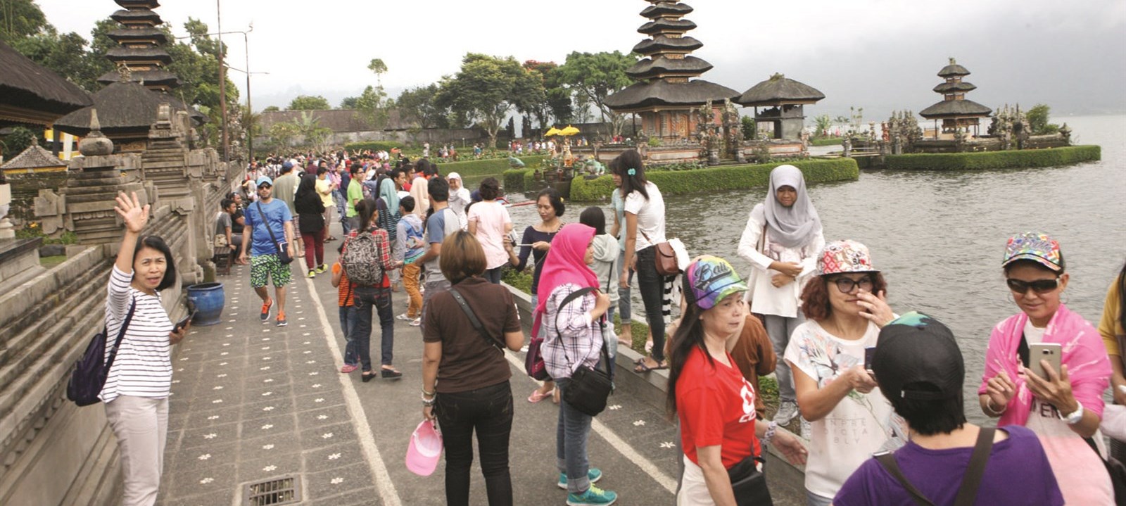 منتزة مدينة سورابايا ثاني أكبر مدن إندونيسيا