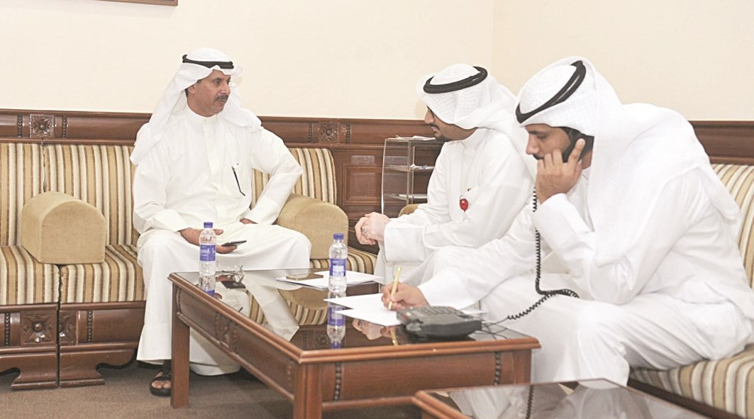 الأثري مع الزميلين ناصر الفرحان وفراس نايف (تصوير أسعد عبدالله)