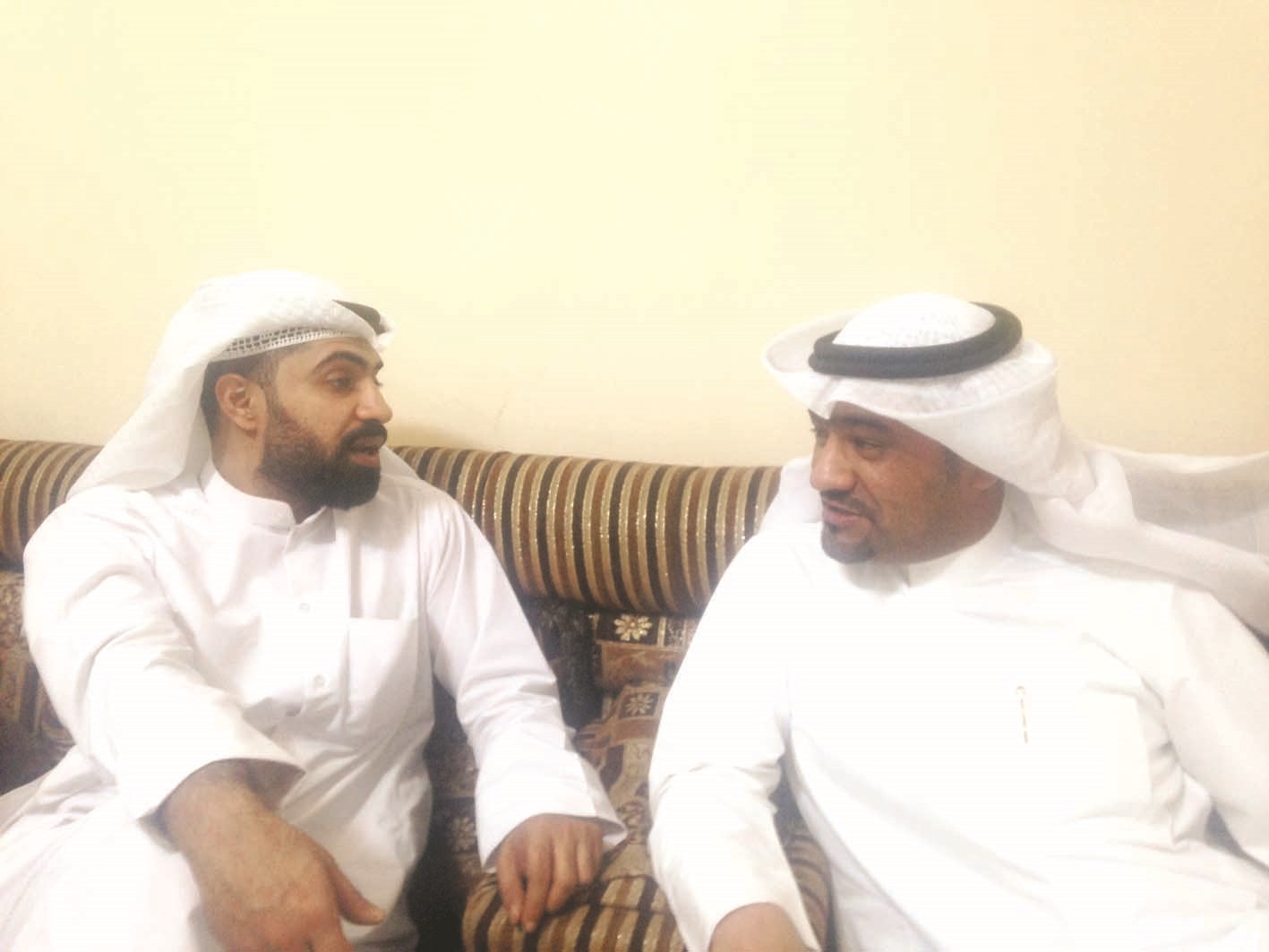 نواف العنزي متحدثاً إلى الزميل نواف نايف