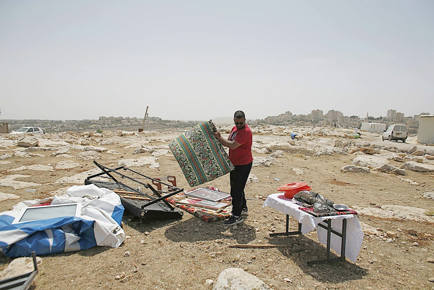 u0641u0644u0633u0637u064au0646u064a u064au062cu0645u0639 u0645u062au0639u0644u0642u0627u062au0647 u0628u0639u062f u062au0641u0643u064au0643 u0627u0644u062cu064au0634 u0627u0644u0625u0633u0631u0627u0626u064au0644u064a u0645u0646u0627u0632u0644 u062cu0627u0647u0632u0629 u0634u0631u0642 u0627u0644u0642u062fu0633 (u0627 u0641 u0628)