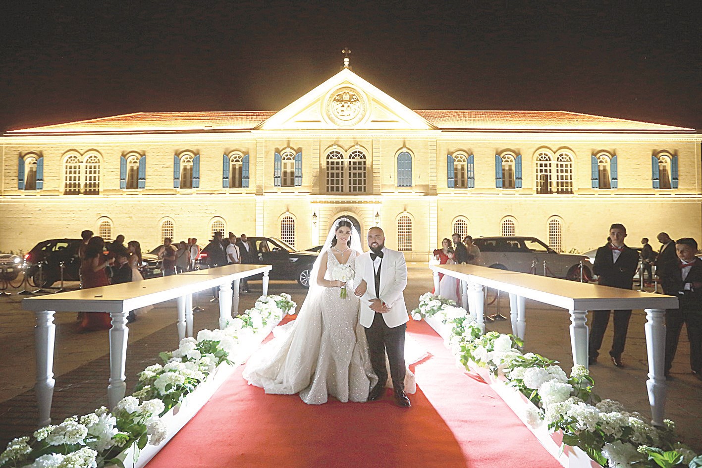 u0627u0644u0639u0631u0648u0633u0627u0646 u0639u0644u0649 u0627u0644u0628u0633u0627u0637 u0627u0644u0623u062du0645u0631