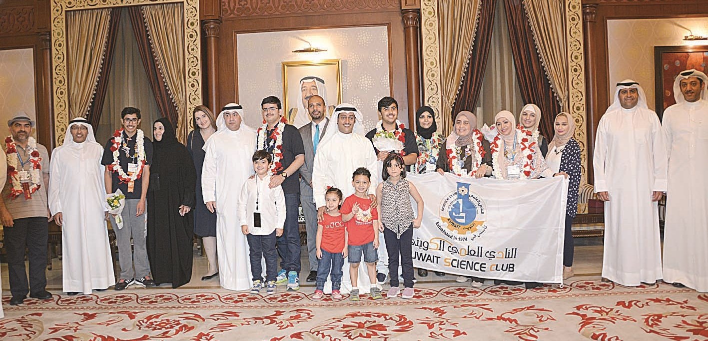 u0637u0644u0627u0644 u0627u0644u062eu0631u0627u0641u064a u0648u0623u0639u0636u0627u0621 u0645u062cu0644u0633 u0625u062fu0627u0631u0629 u0627u0644u0646u0627u062fu064a u064au062au0648u0633u0637u0648u0646 u0627u0644u0648u0641u062f u0627u0644u0645u0634u0627u0631u0643 u0648u0623u0633u0631u0647u0645