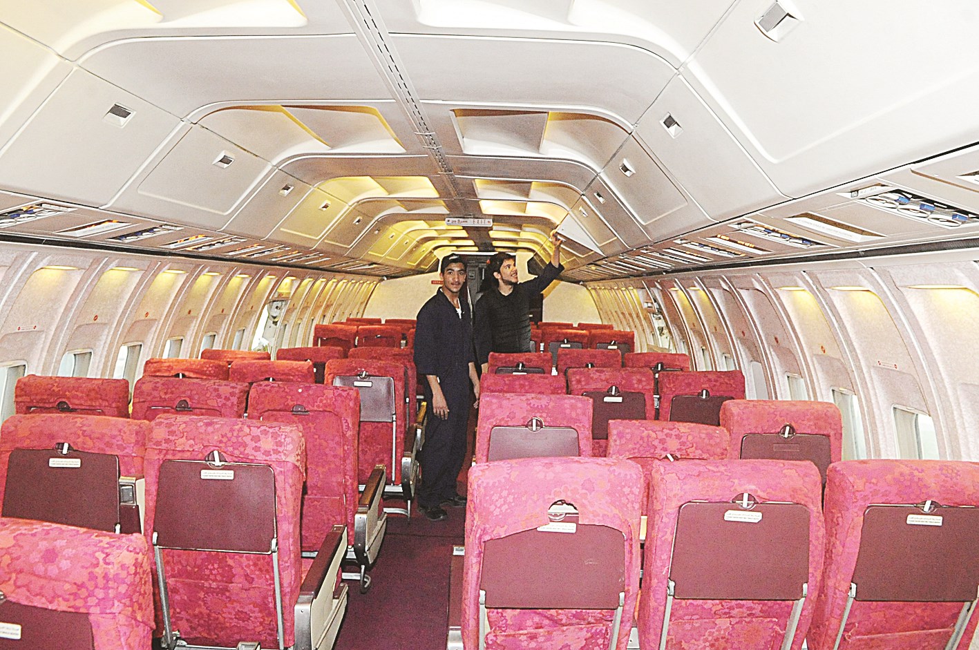 الطائرة من الداخل