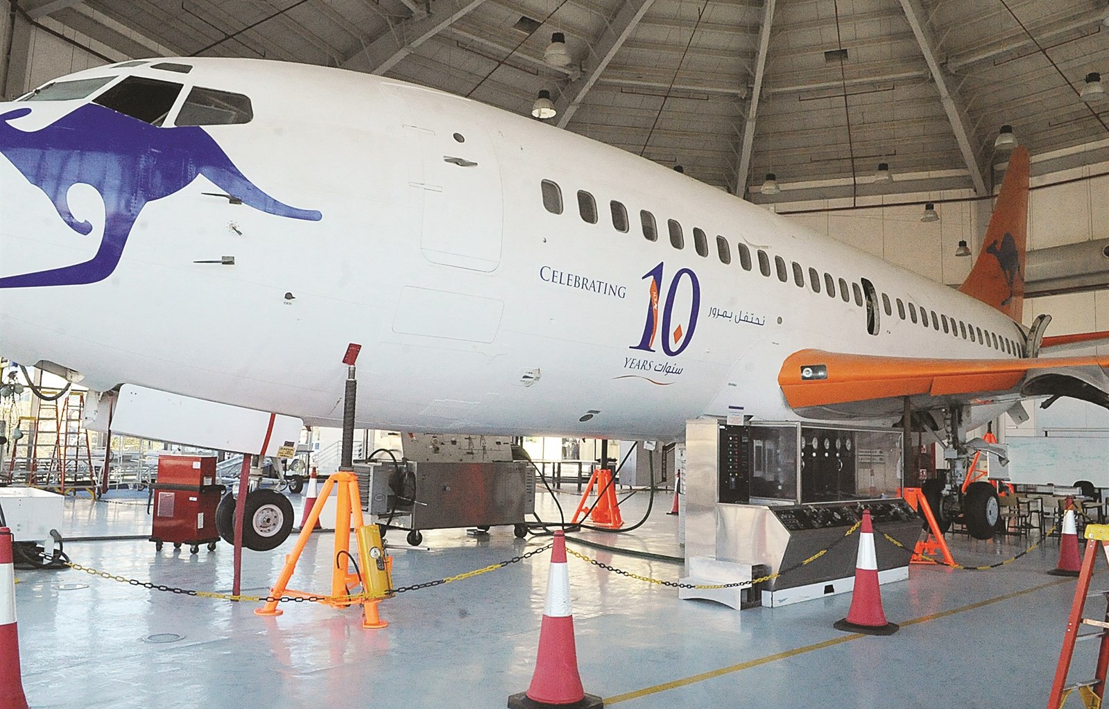 طائرة (بوينغ 737) لتعليم وتدريب طلبة الكلية