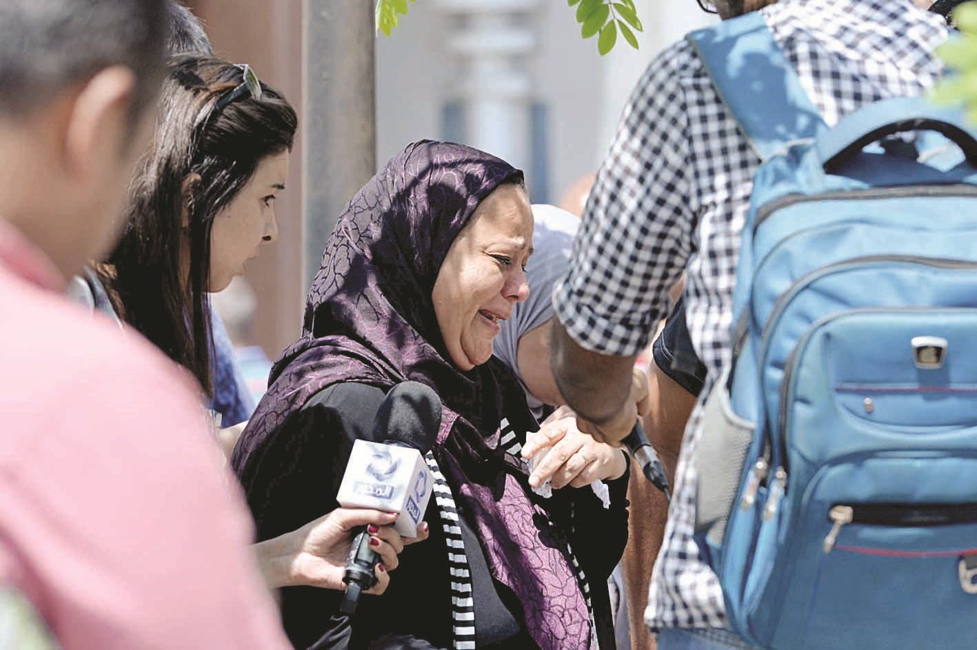 أم مصرية تبكي فقيدها