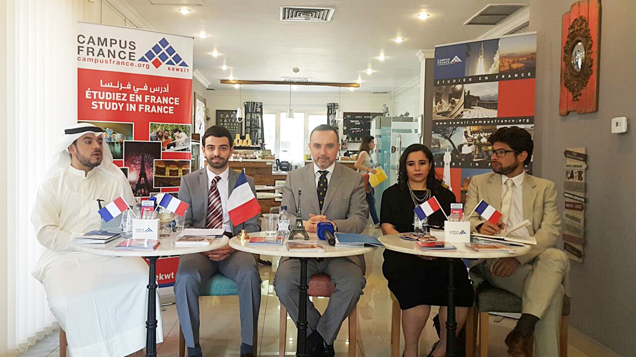 u0627u0644u0633u0641u064au0631 u0627u0644u0641u0631u0646u0633u064a u0648u0628u0648u0644u0627u0646u062a u0625u0646u0627u0646 u064au062au0648u0633u0637u0627u0646 u0627u0644u0637u0627u0644u0628u064au0646 u0644u0637u064au0641u0629 u0627u0644u0632u0627u0645u0644 u0648u0645u062du0645u062f u0627u0644u064au0627u0633u064au0646 u0648u0641u0631u0627u0646u0633u0648u0627 u0628u0631u0627u062fu0627u0644