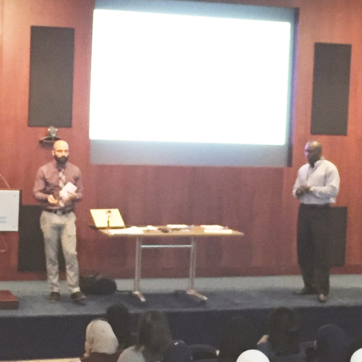 u0634u0645u0633u0627u0647 u0645u062au062du062fu062bu0627 u0641u064a u0648u0631u0634u0629 u0627u0644u0639u0645u0644