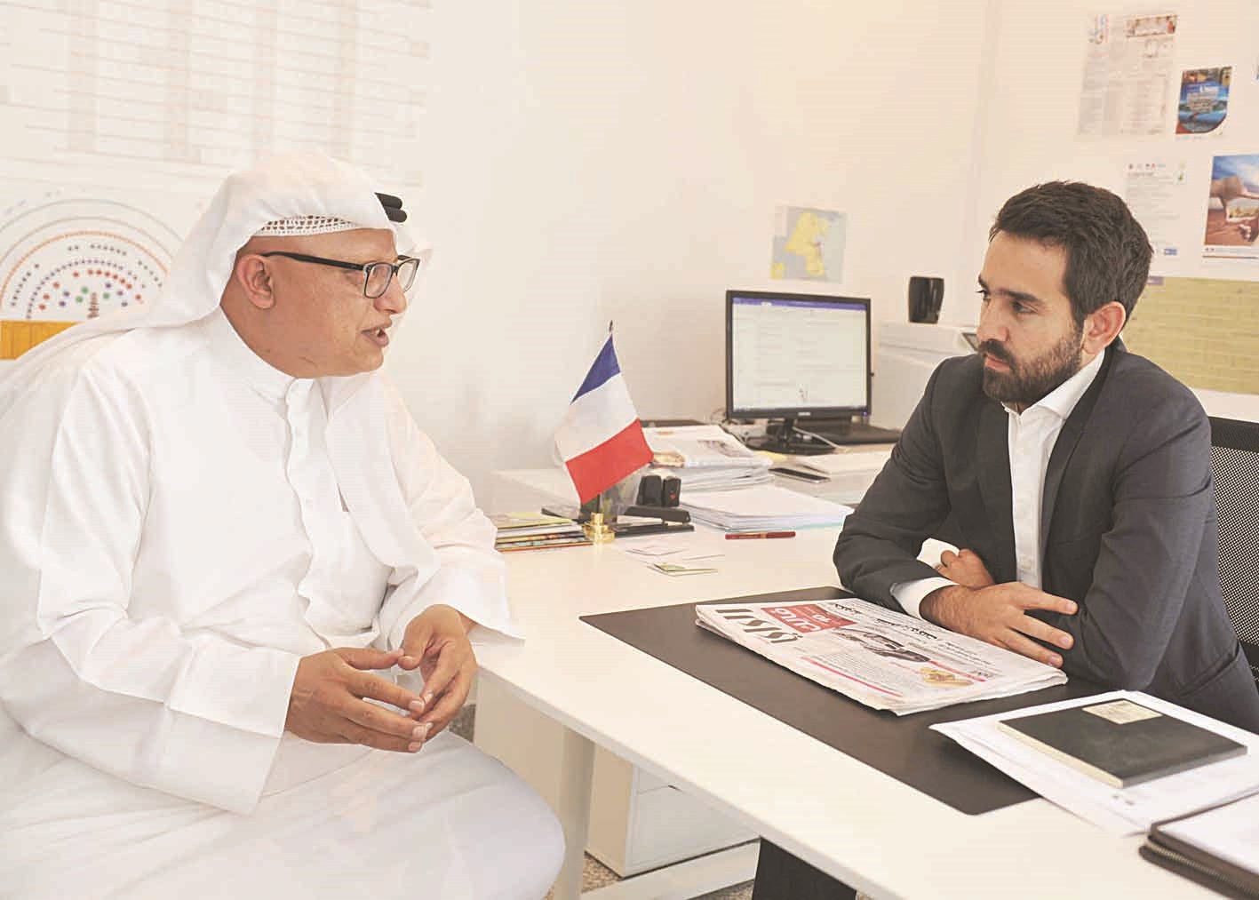 طالب متحدثا للزميل خالد الشرقاوي (تصوير سعد هنداوي)