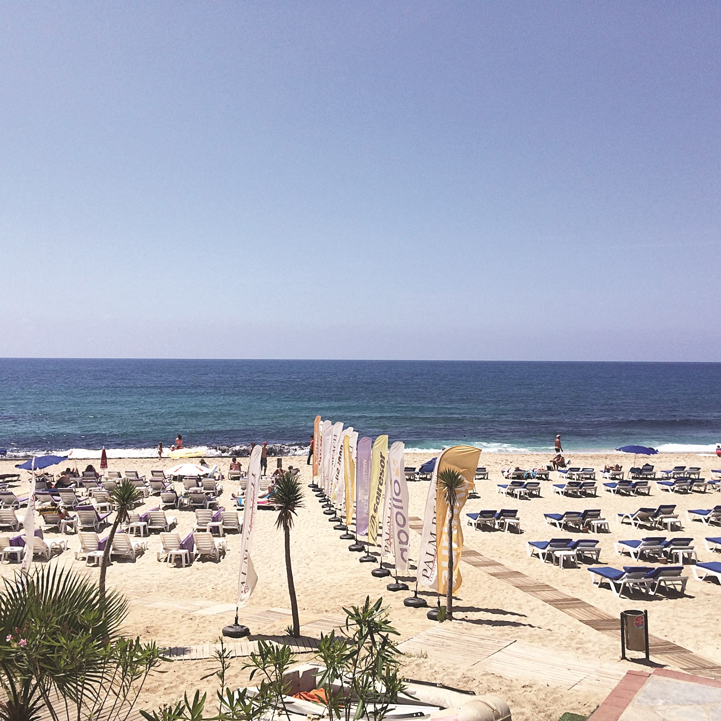 ... ولهواة الشواطئ الساحرة