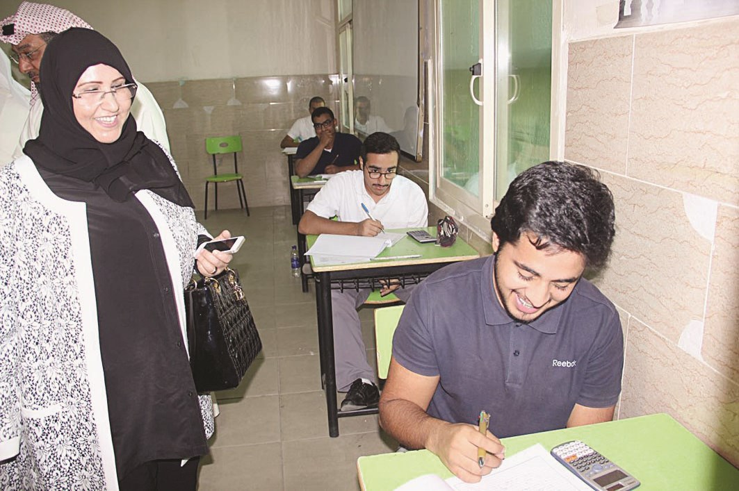 الخالدي في لجنة ثانوية عبد الله العتيبي