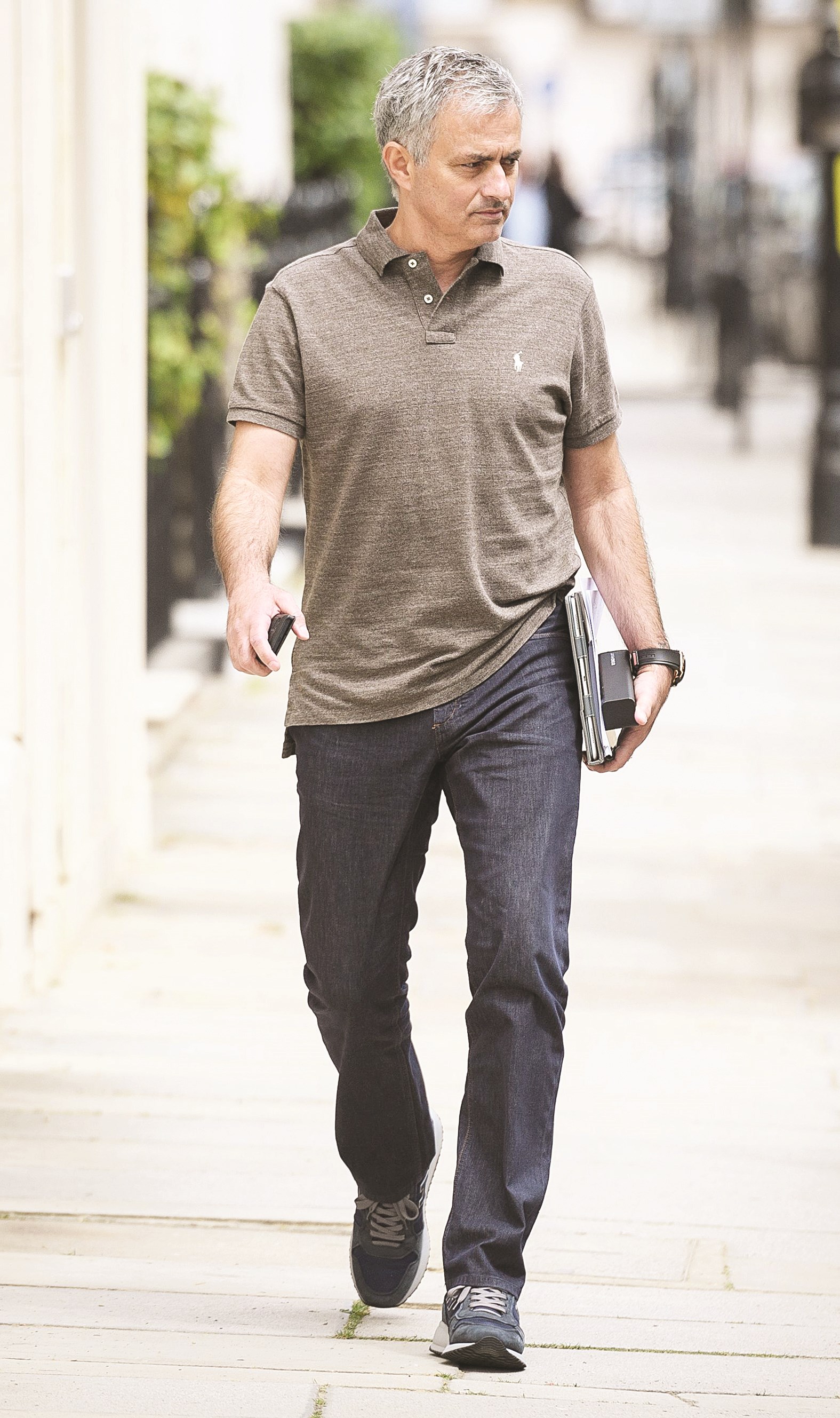 u062cu0648u0632u064au0647 u0645u0648u0631u064au0646u064au0648 u062eu0627u0631u062c u0645u0646u0632u0644u0647 u0641u064a u0644u0646u062fu0646b(u0623 u0641 u0628)