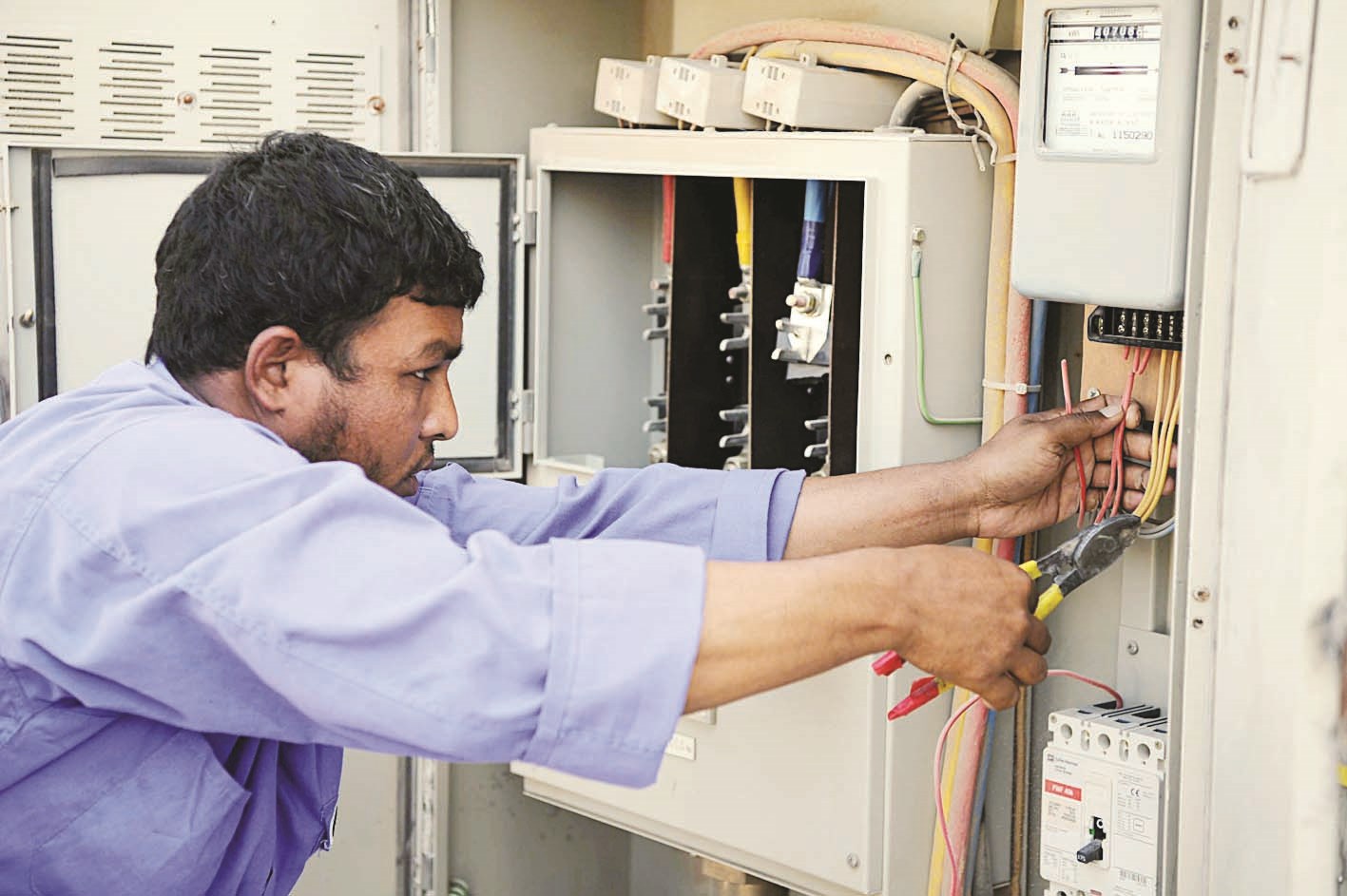 u0642u0637u0639 u0627u0644u0643u064au0628u0644u0627u062a u0627u0644u062fu0627u062eu0644u064au0629 u0639u0646 u0628u0646u0627u0621 u0645u062eu0627u0644u0641