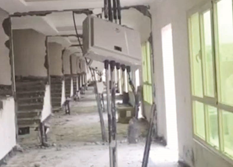 من عمليات إزالة المخالفات التي واكبت حملة البلدية