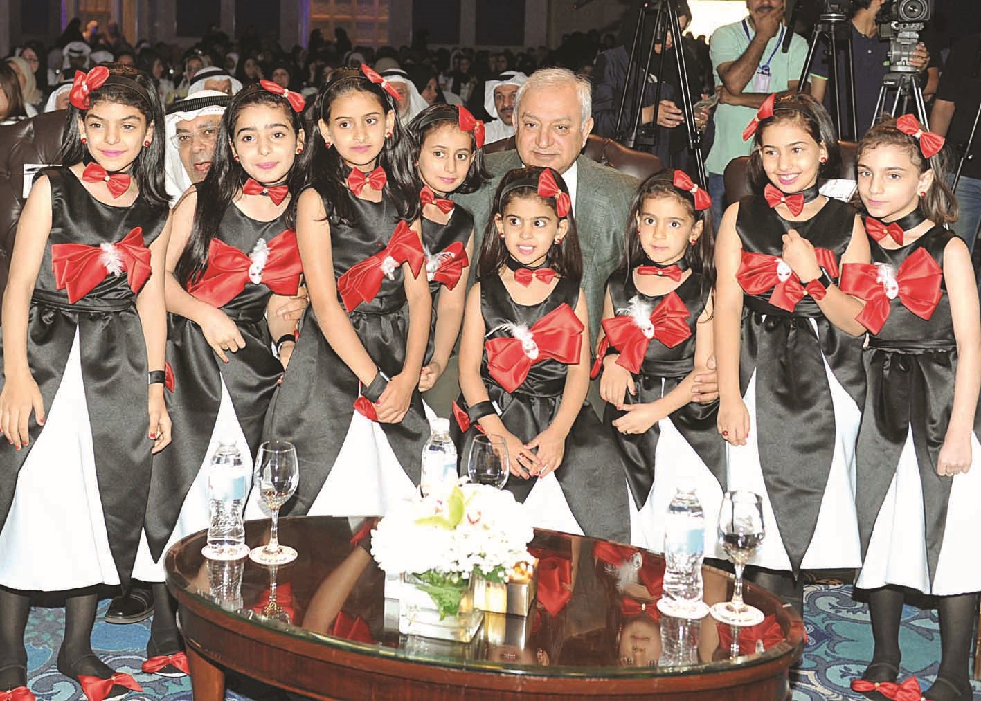 u0627u0644u0639u064au0633u0649 u0645u062au0648u0633u0637u0627u064b u0639u062fu062fu0627u064b u0645u0646 u0627u0644u0632u0647u0631u0627u062a (u062au0635u0648u064au0631 u0633u0639u062f u0647u0646u062fu0627u0648u064a)