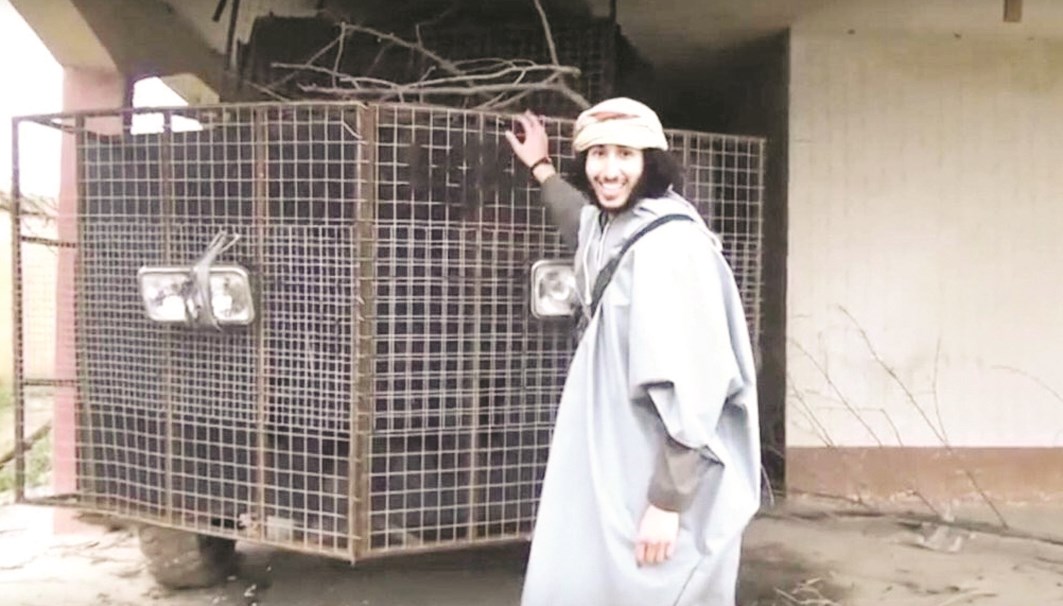 أبو أنور الكويتي يربت على مفخخته