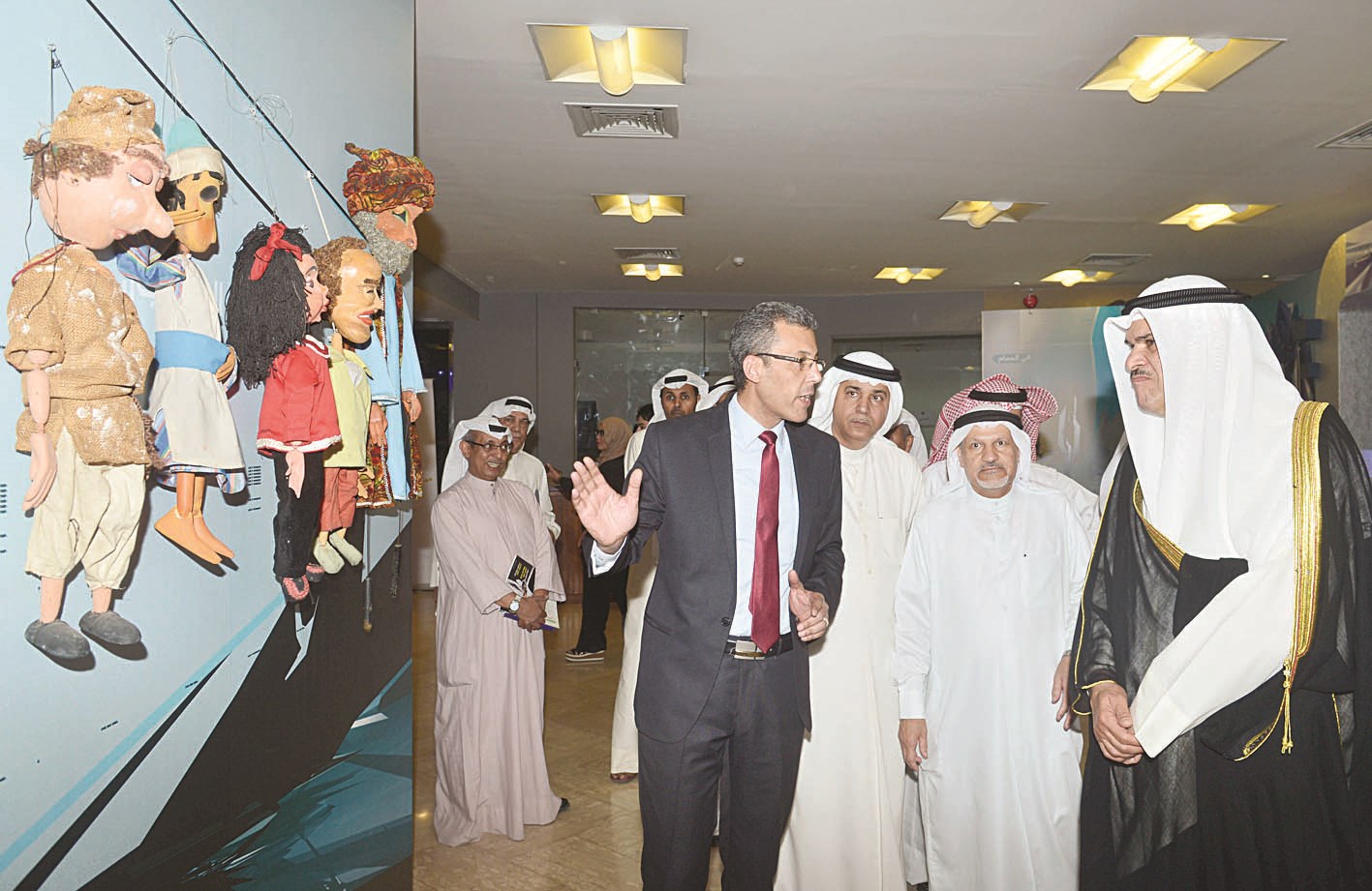 u0633u0644u0645u0627u0646 u0627u0644u062du0645u0648u062f u064au0633u062au0645u0639 u0625u0644u0649 u0634u0631u062d u0641u064a u0627u0644u0645u0639u0631u0636 (u062au0635u0648u064au0631 u0645u0648u0633u0649 u0639u064au0627u0634)