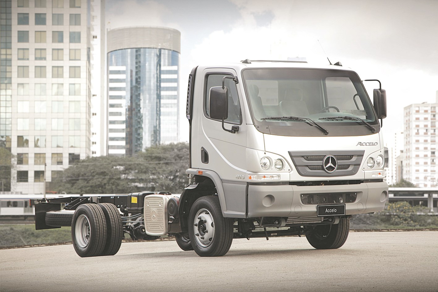 الشاحنة متوسّطة الحجم الجديدة في معارض «البشر والكاظمي»