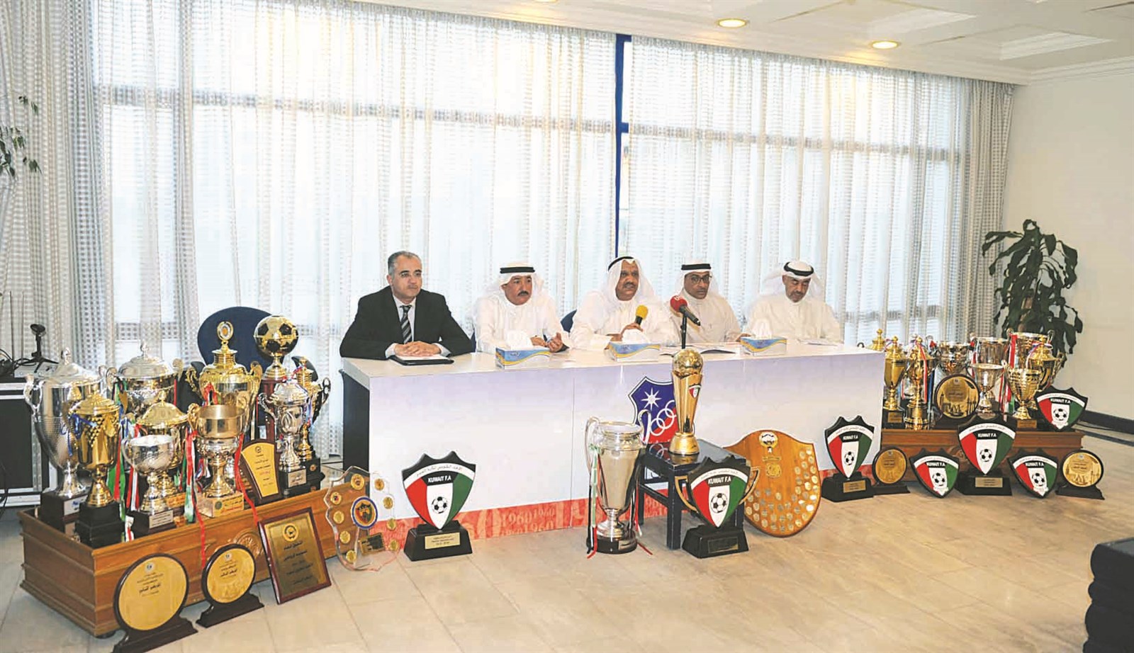 u0648u0644u064au062f u0627u0644u0631u0627u0634u062f u0645u062au062du062fu062bu0627u064b u062eu0644u0627u0644 u0627u062cu062au0645u0627u0639 u0627u0644u062cu0645u0639u064au0629 u0627u0644u0639u0645u0648u0645u064au0629 u0644u0646u0627u062fu064a u0627u0644u0643u0648u064au062a (u062au0635u0648u064au0631 u0646u0648u0631 u0647u0646u062fu0627u0648u064a)