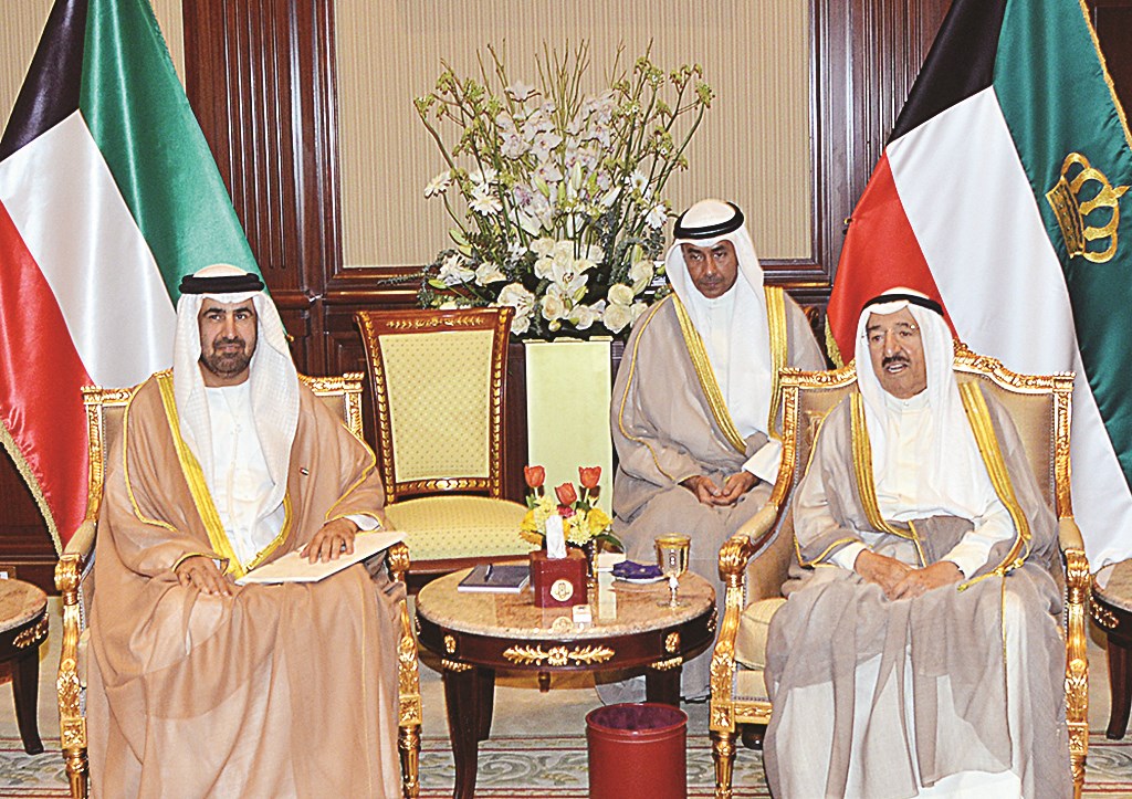 ... ومستقبلاً السفير الإماراتي