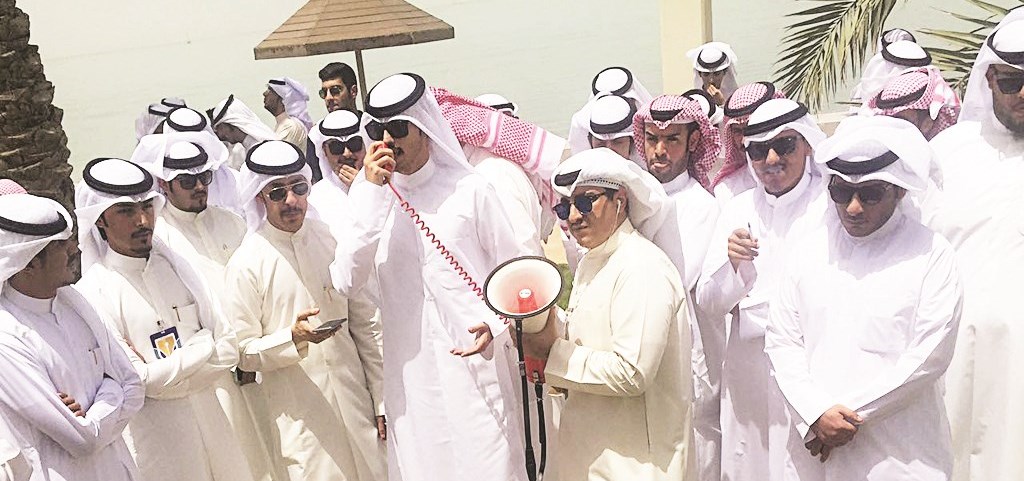 أمين سر الاتحاد متحدثا في الاعتصام