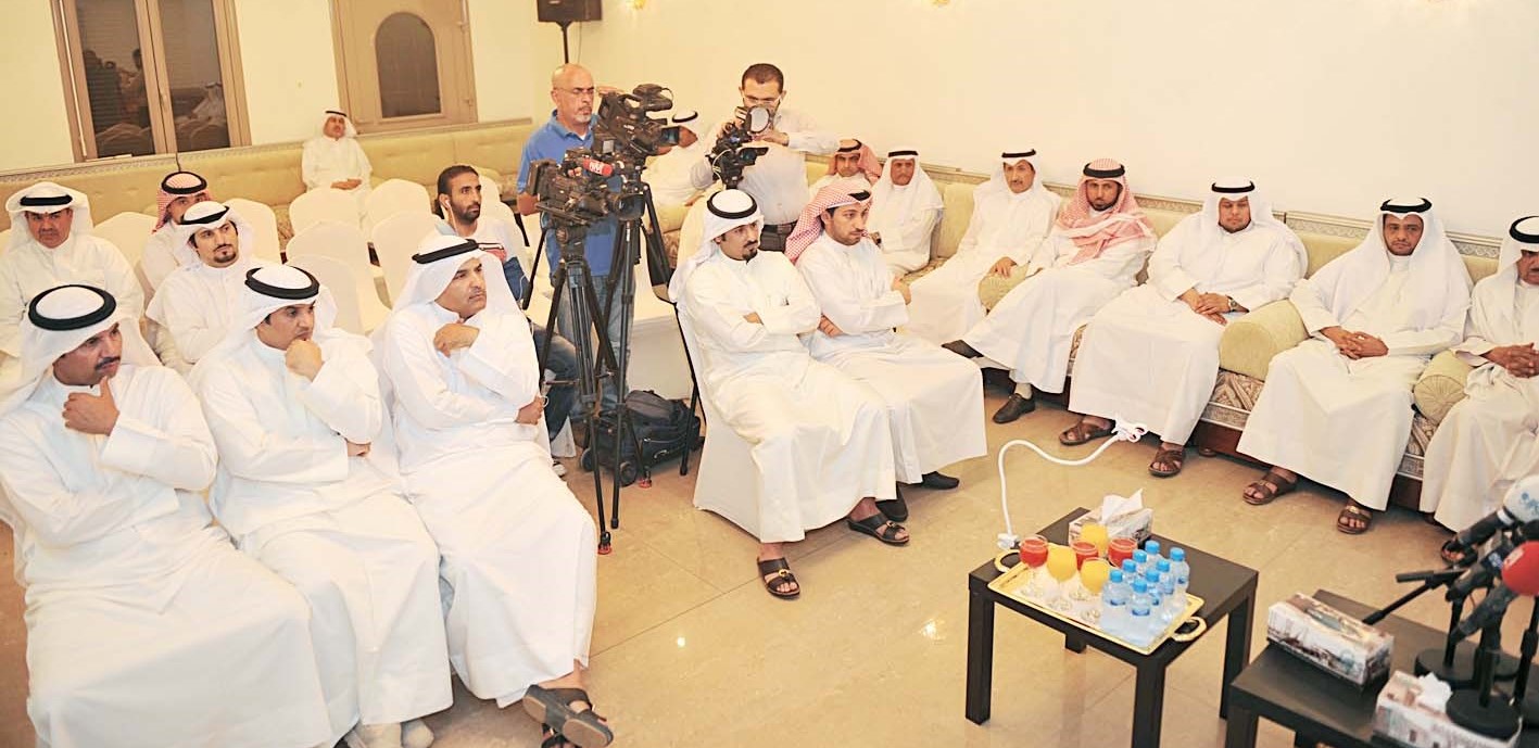 حضور الحلقة النقاشية