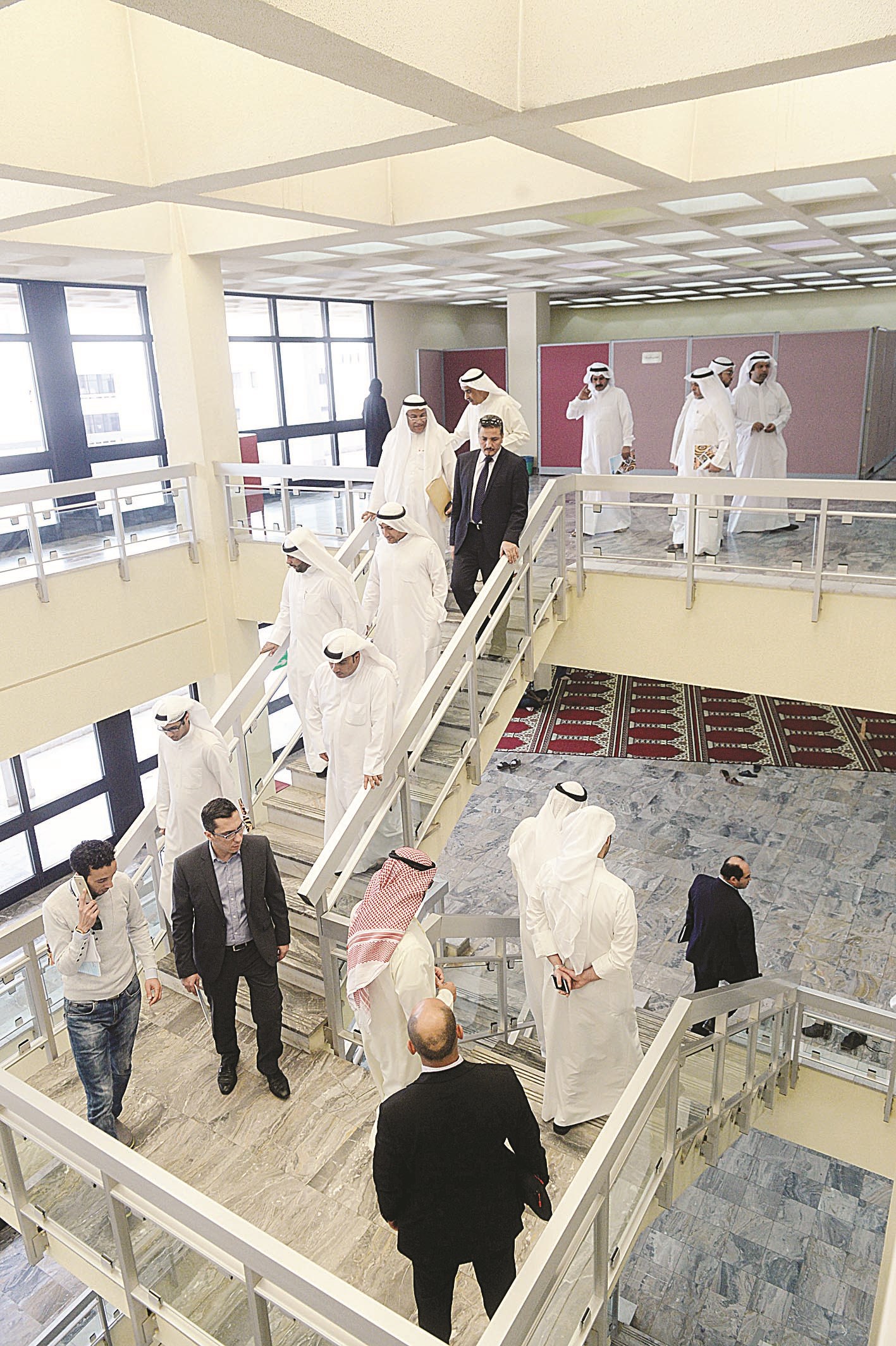 u0645u0633u0627u0647u0645u0648u0646 u062au0627u0626u0647u0648u0646 u0639u0644u0649 u0633u0644u0627u0644u0645 u0627u0644u0648u0632u0627u0631u0629 (u062au0635u0648u064au0631 u0623u0633u0639u062f u0639u0628u062fu0627u0644u0644u0647)